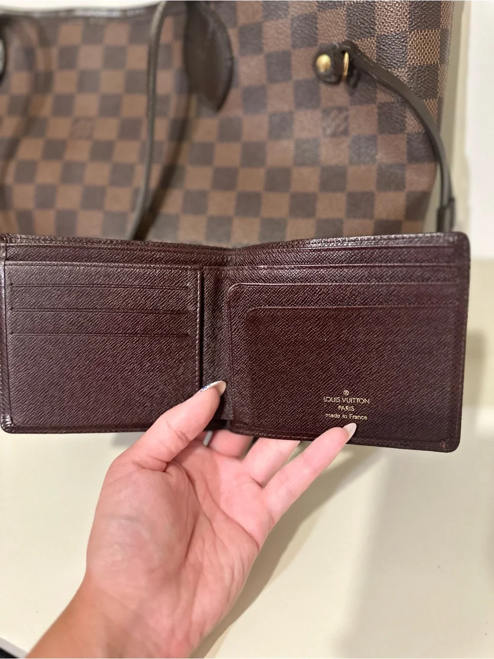 Vintage Men’s Louis Vuitton Taiga Leather Bifold Wallet